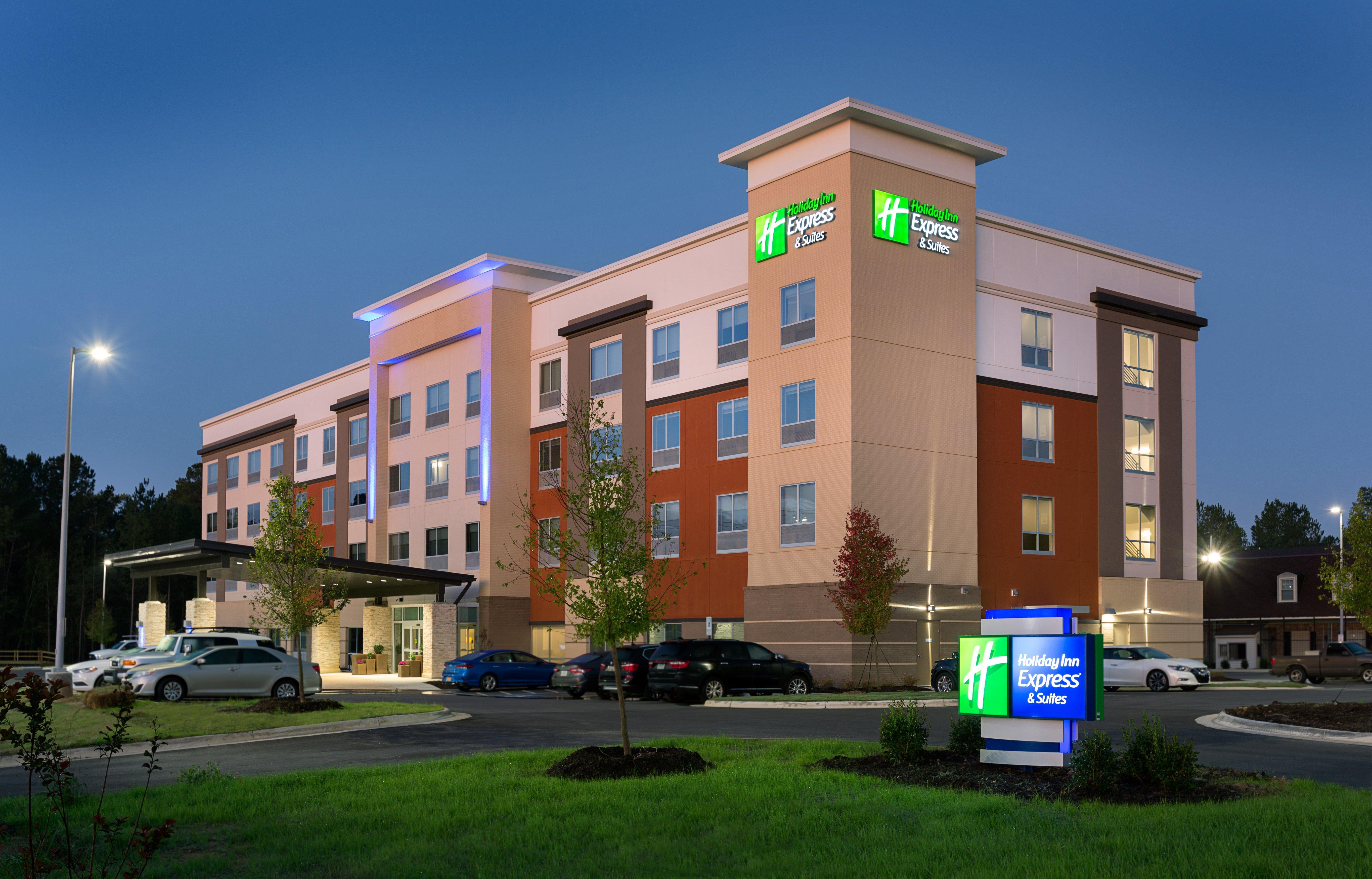 Holiday Inn Express & Suites - Fayetteville South, An Ihg Hotel Extérieur photo