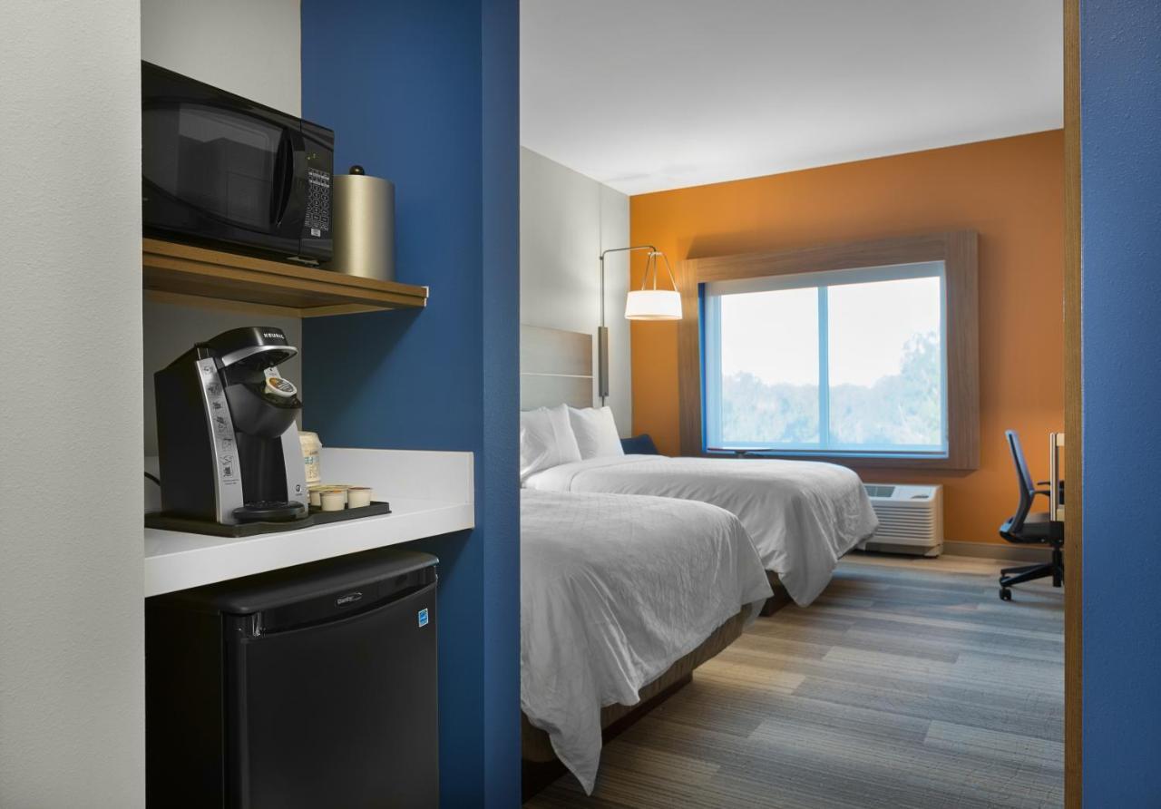 Holiday Inn Express & Suites - Fayetteville South, An Ihg Hotel Extérieur photo